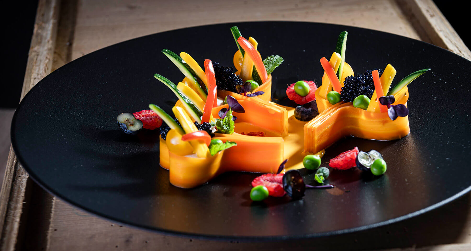 Bildergalerie - Genuss & Essen - Gericht mit Früchten auf Teller - Matill
