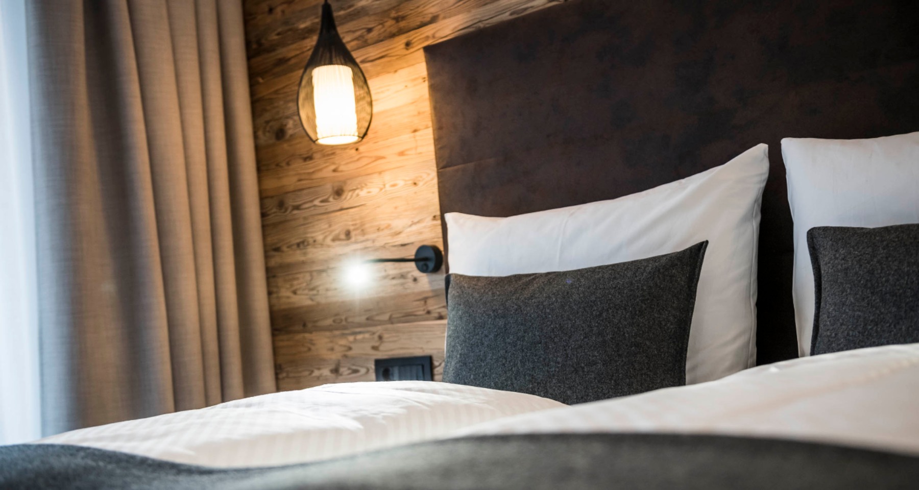 Rooms & suites - Room Alpen Relax - detail bed - Matill