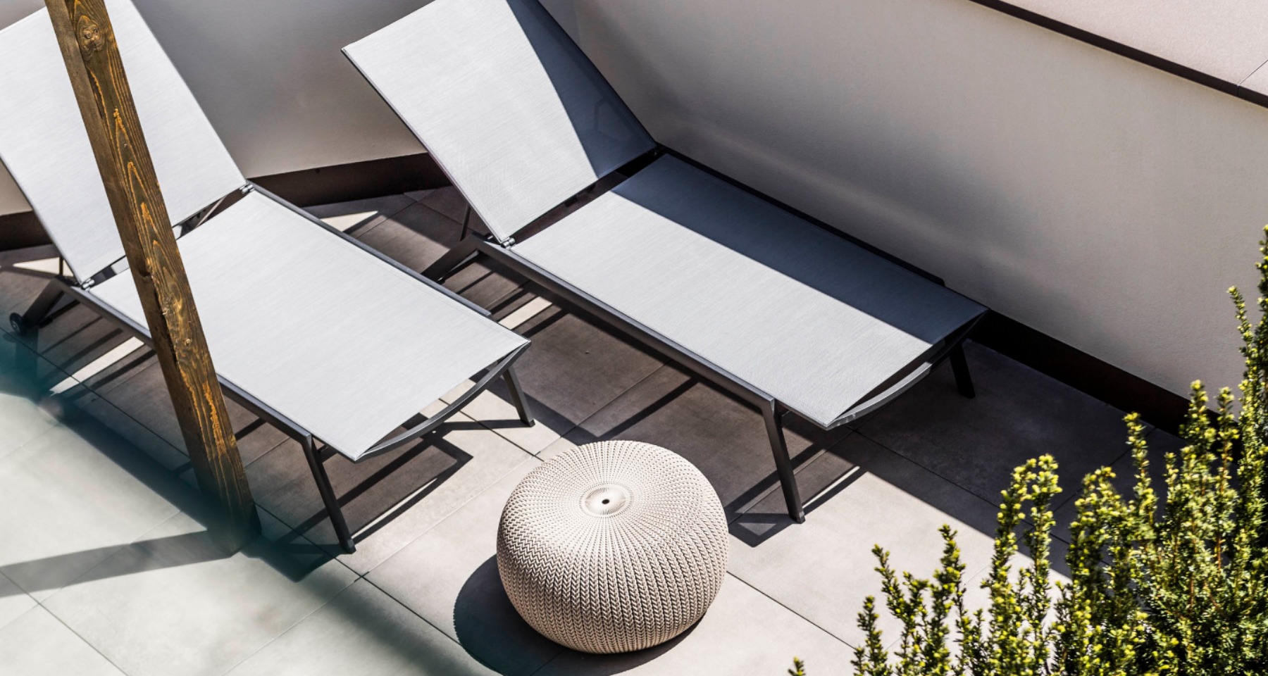 Rooms & suites - Terrace with sun loungers - Matill