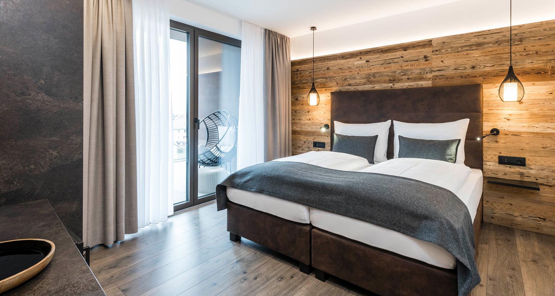 Rooms & Suites - Family Penthouse Suite balcony view - Matill
