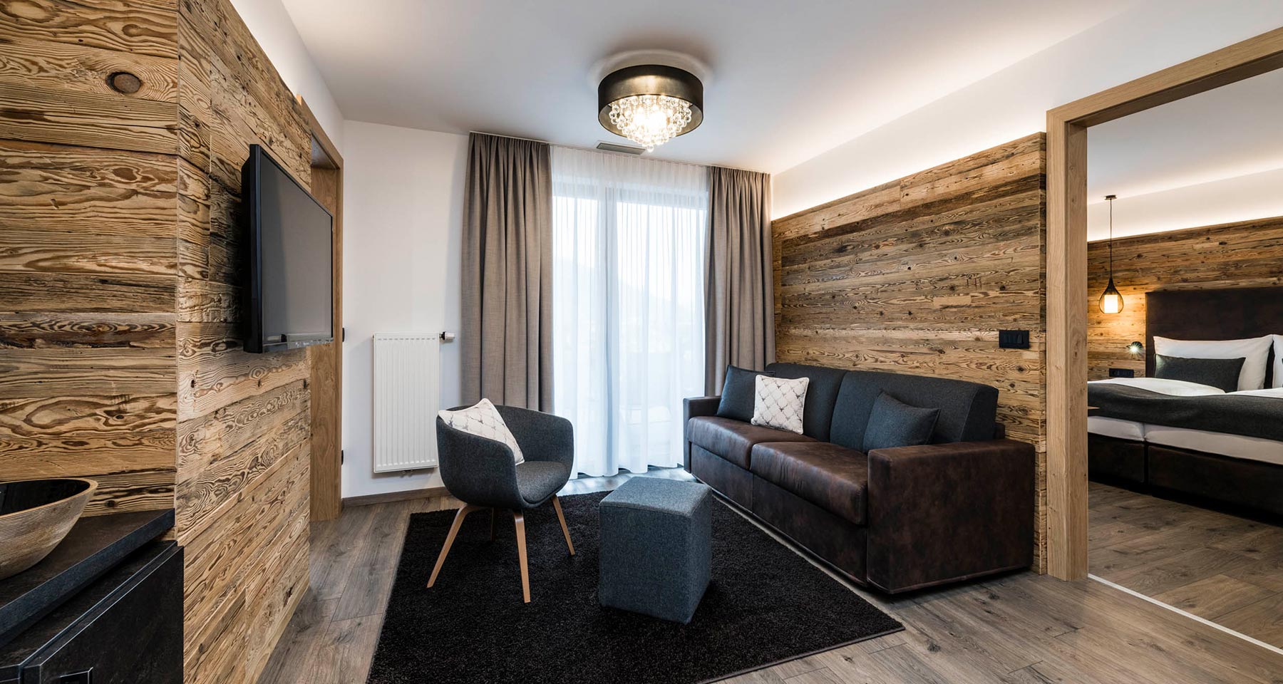 Rooms & Suites - Family Penthouse Suite Living - Matill
