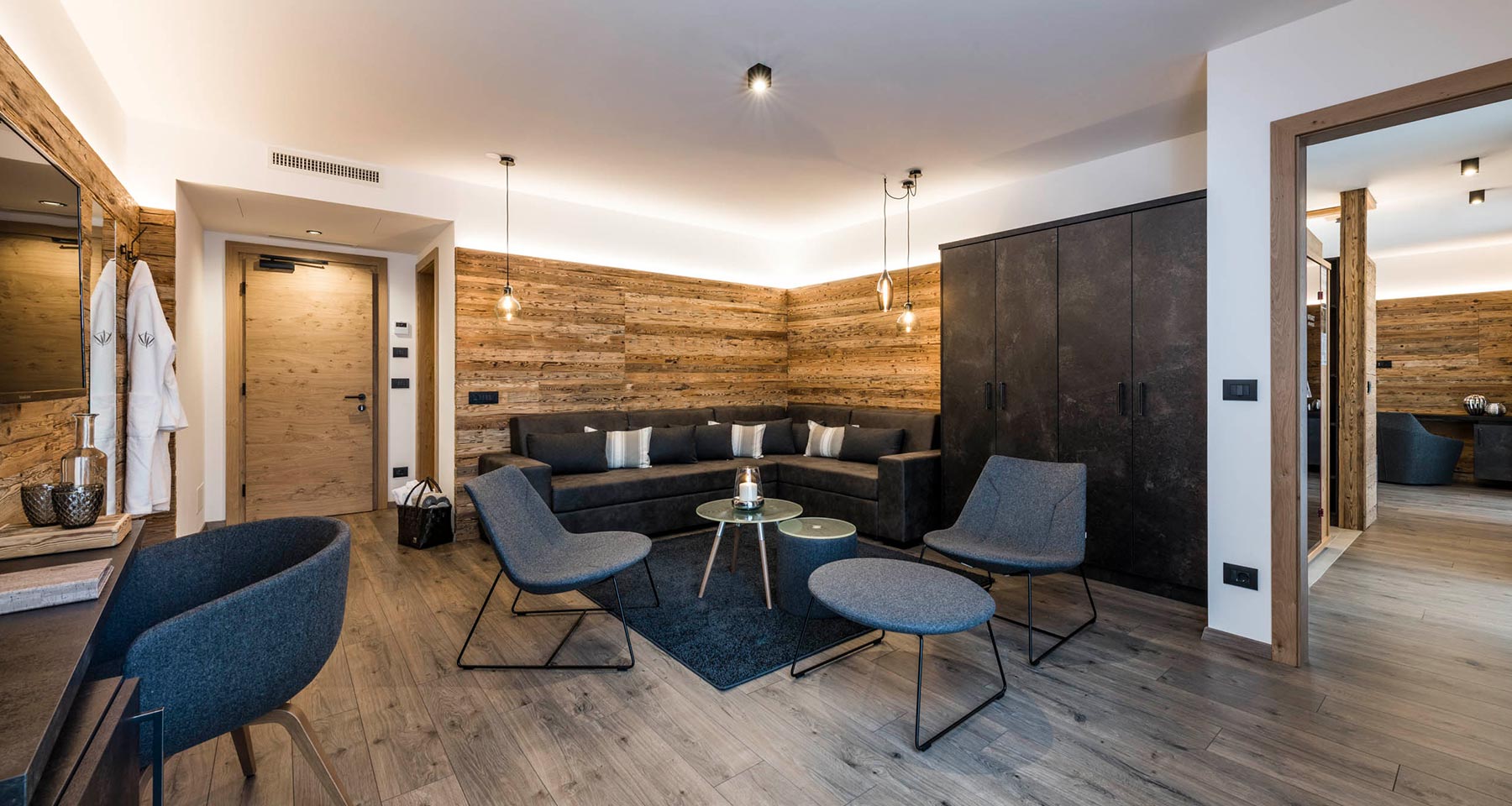 Rooms & Suites - Wellness-Deluxe Suite with whirlpool - Matill
