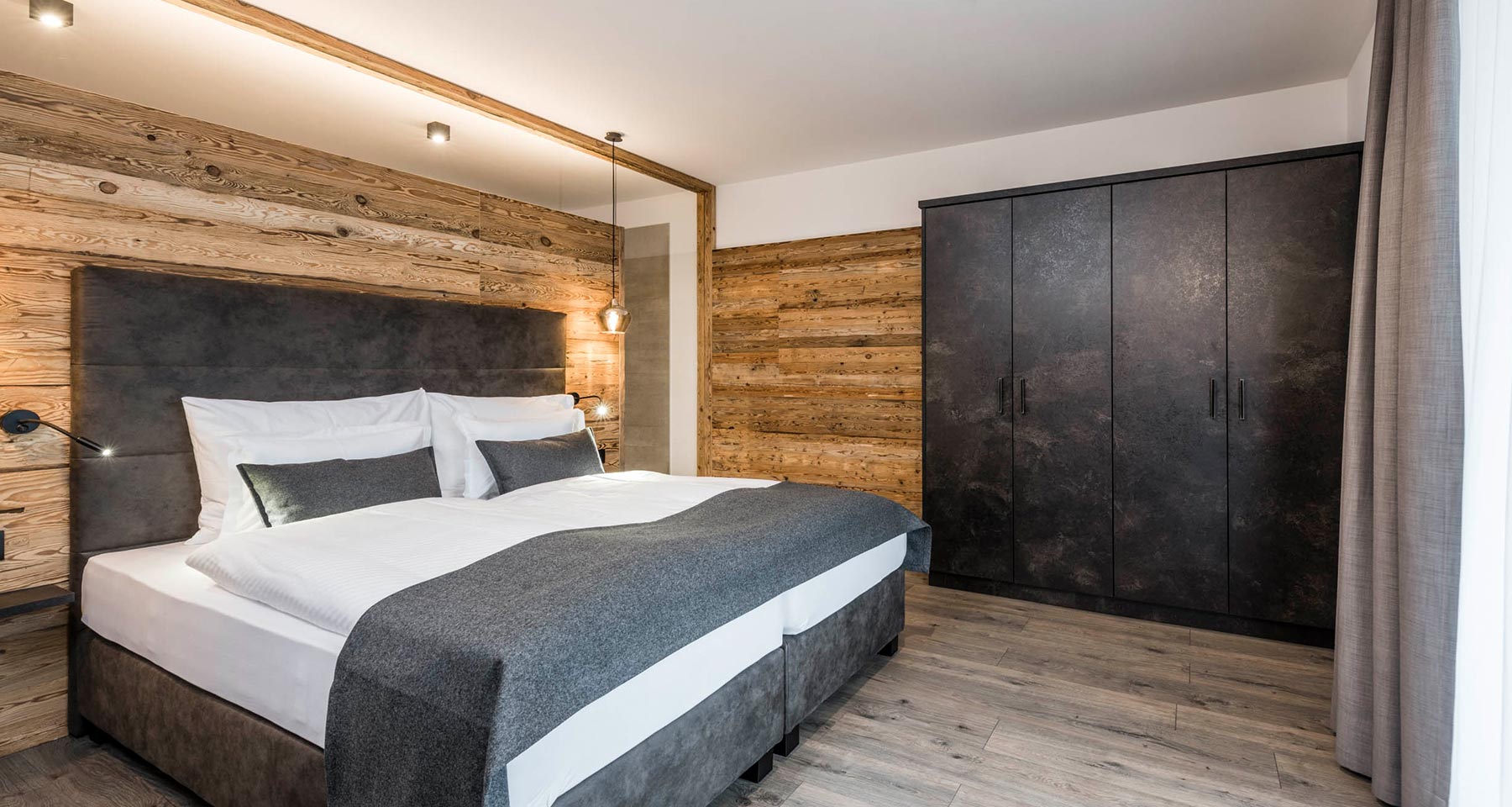 Rooms & suites - Wellness deluxe suite living room - Matill
