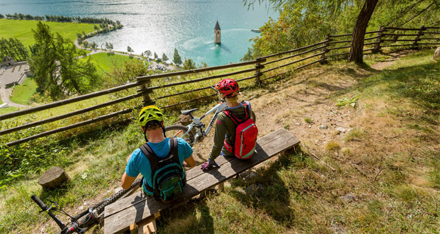 Bildergalerie - Aktiv- E-Bike Tour mit dem Reschensee im Hintergrund - Matill