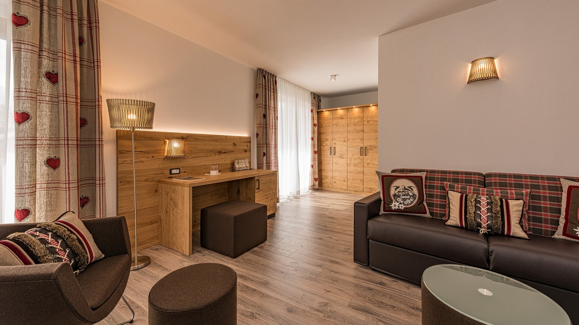 Suite with mountain view Vinschgau - 4 star Hotel Matill Suite with mountain view Vinschgau - 4 star Hotel Matill