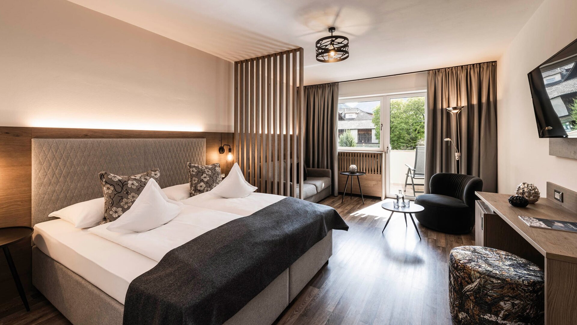 Room with panoramic view Vinschgau - 4-star hotel Room with panoramic view Vinschgau - 4-star hotel